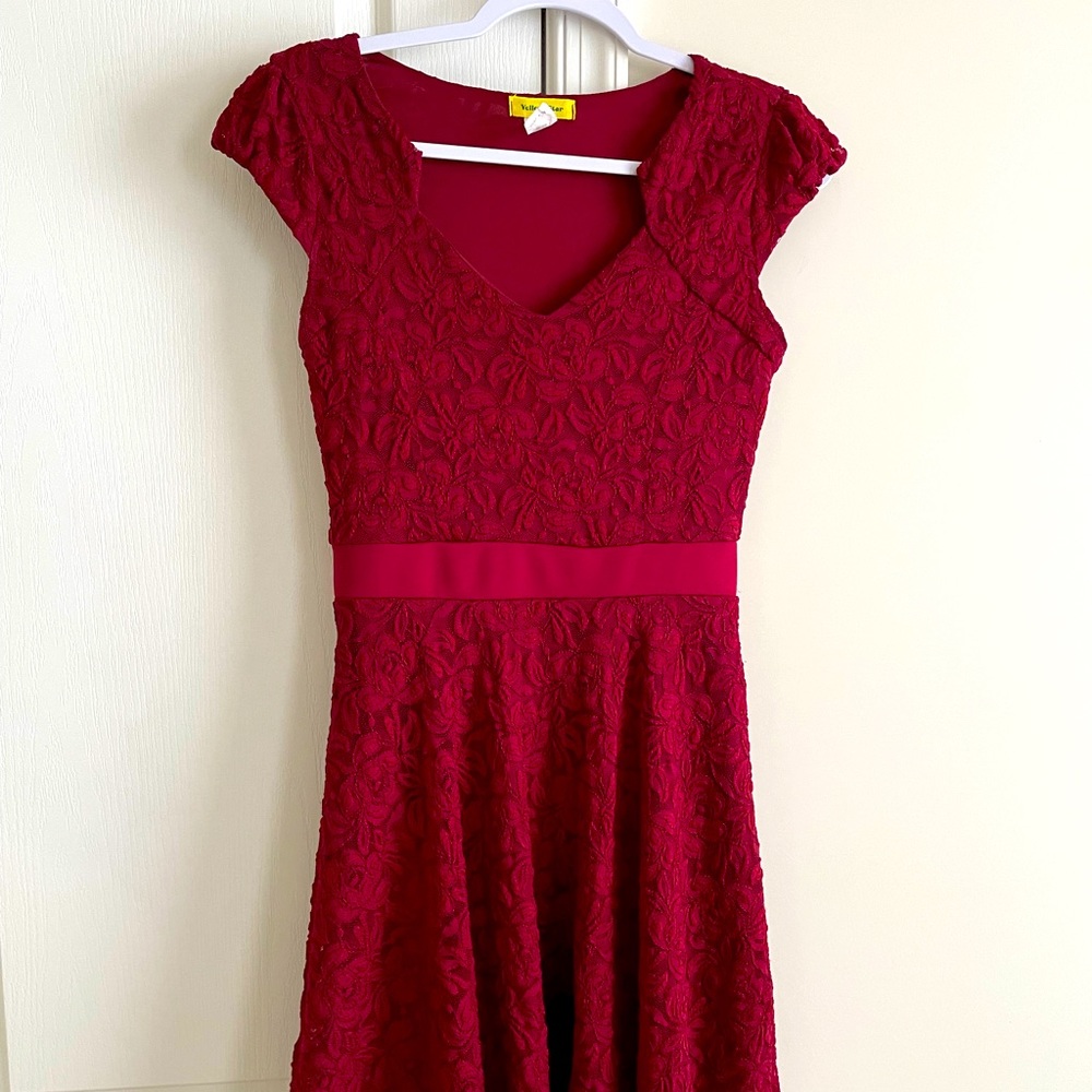 ModCloth Yellow Star Burgundy Embroidered dress size M